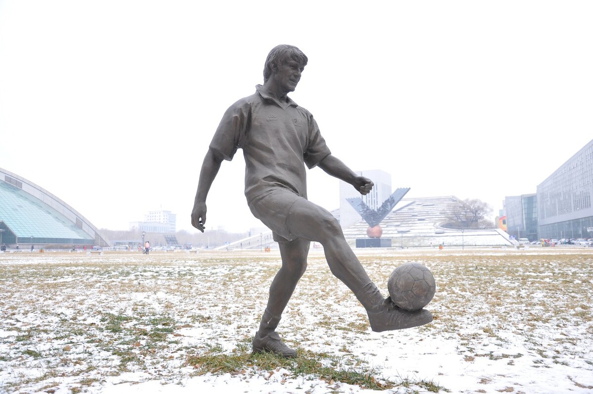 中国男足1比3惨败越南球员评分,1比3负于越南队是在哪个国家踢