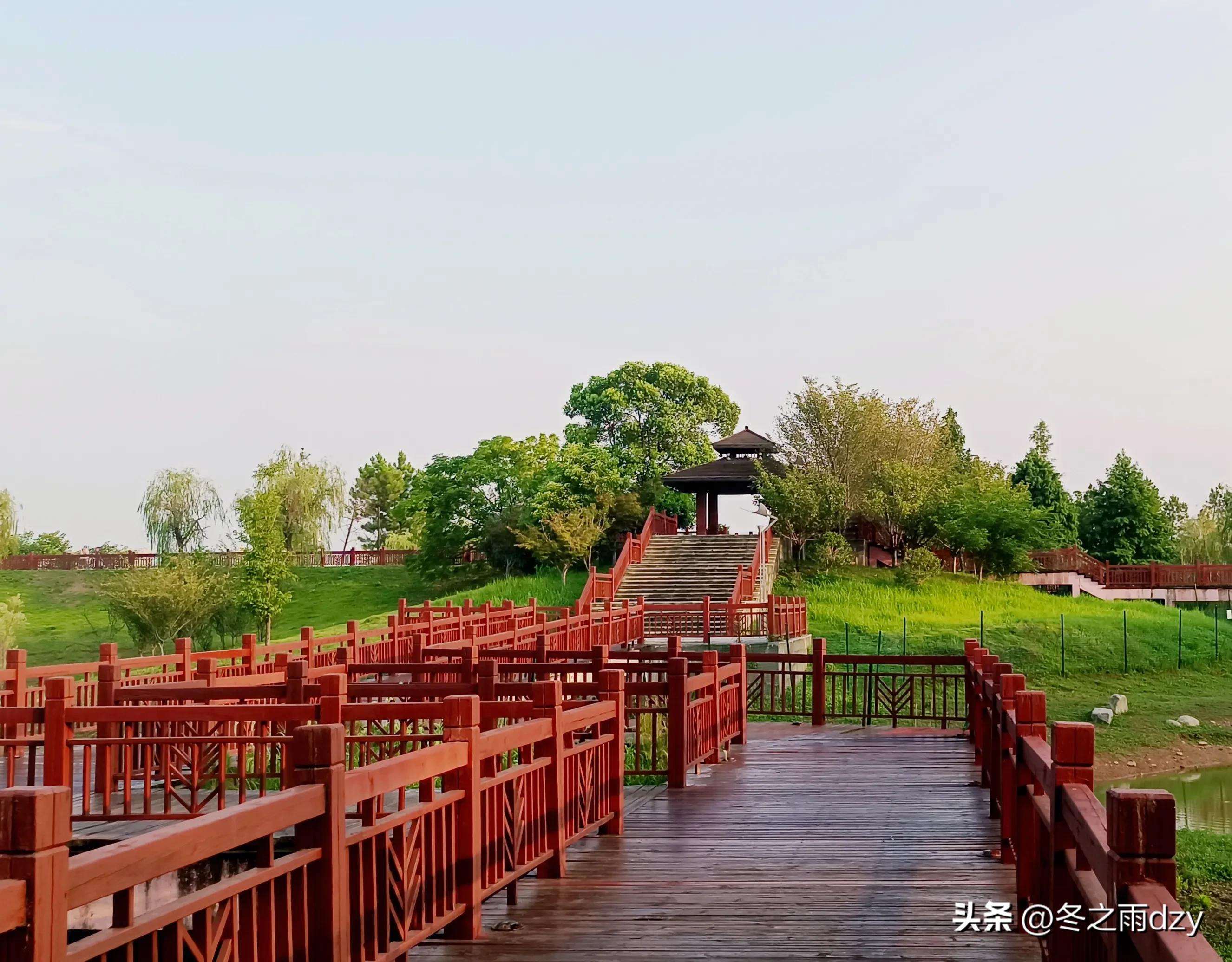 南昌舰主题园凤凰洲湿地公园,凤凰洲建军广场