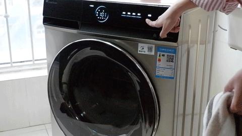 洗衣机洗好的衣服都有毛毛怎么办,洗完的衣服有很多小毛毛怎么去除