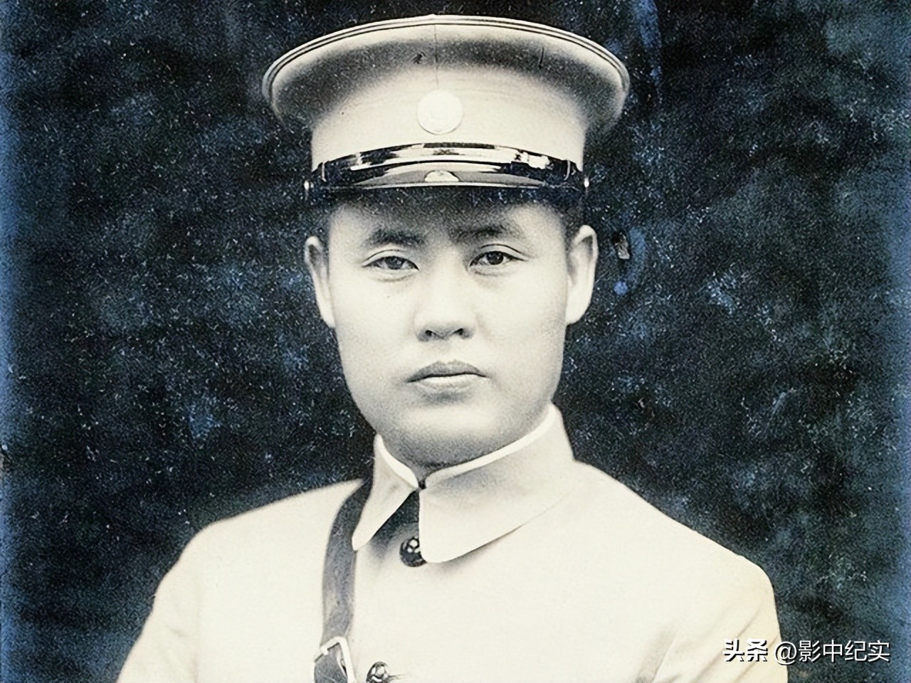 1949年，是谁提议将中南海，作为*党**中央办公地点的？