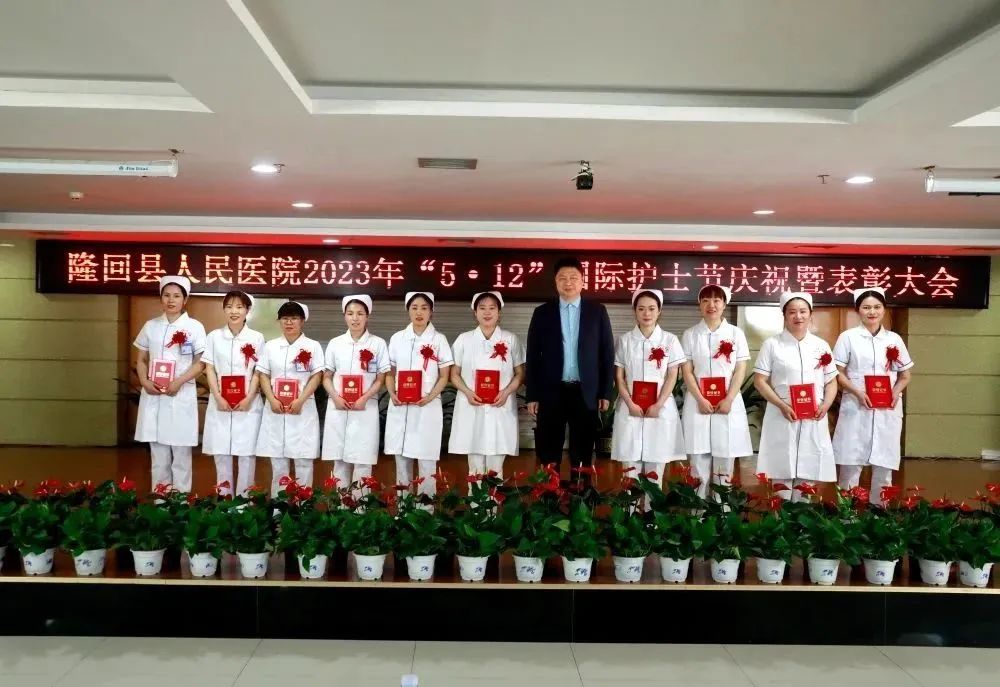 发展护士队伍改善护理服务的感悟,发展护士队伍改善护理服务1500字