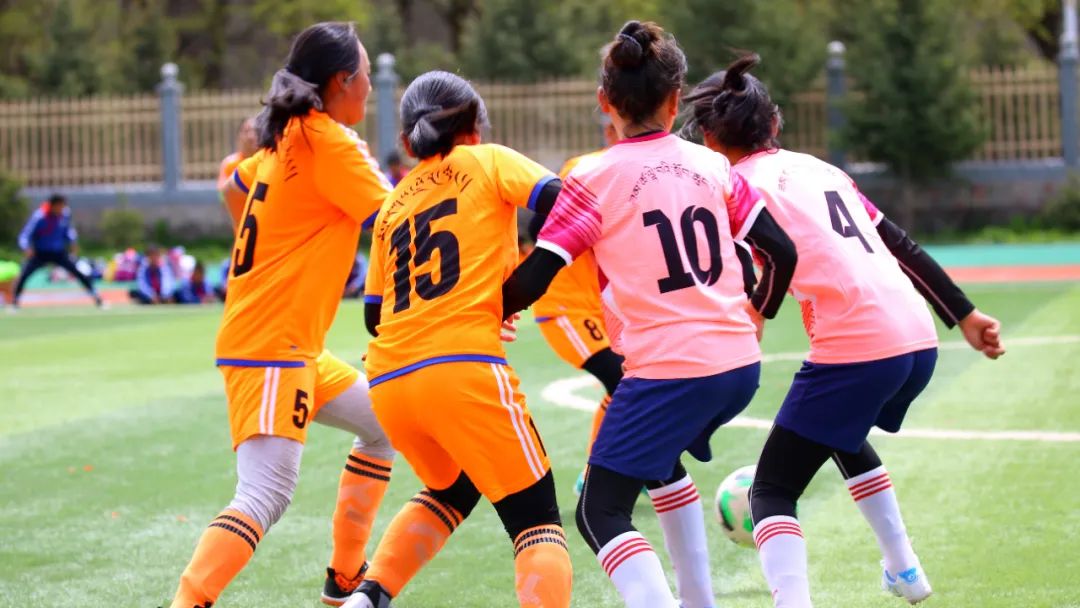 青少年足球联赛视频剪辑,少年足球赛完整视频