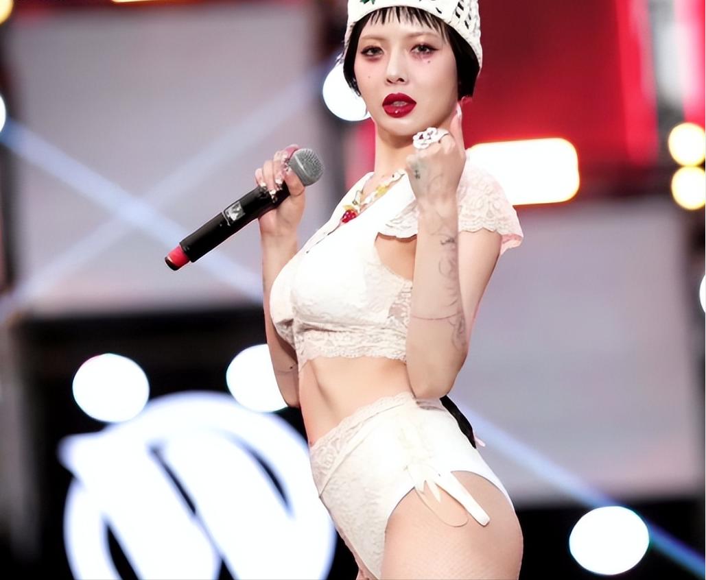 泫雅泰国泼水节着装,泫雅泰国泼水节造型引发争议