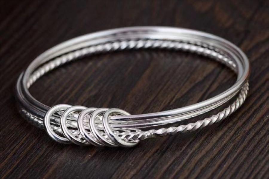 特别细的手链怎么戴,戴便宜表丢人吗