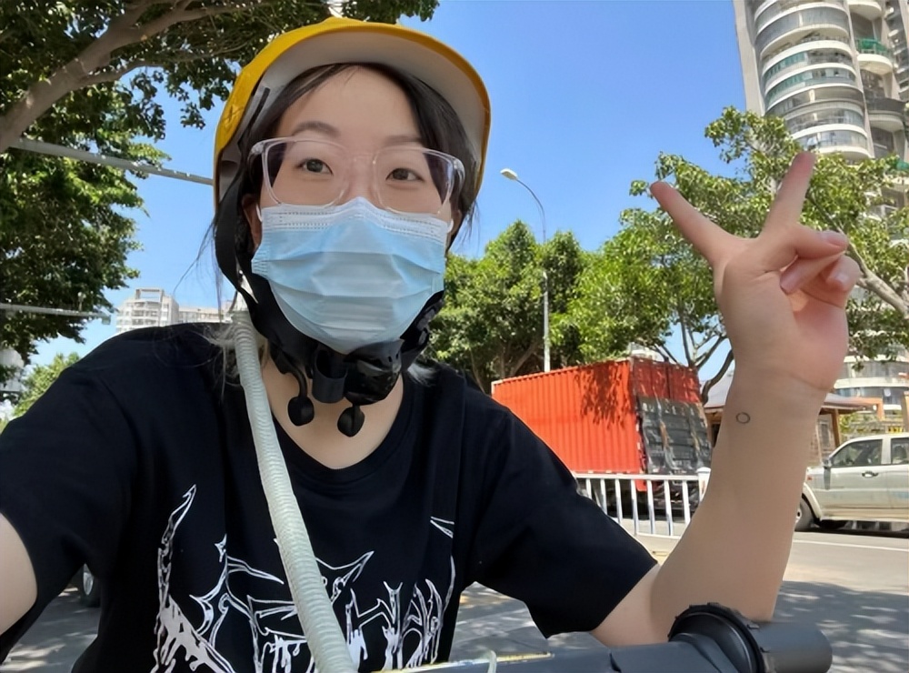 拿什么拯救职场人的精神内耗?这个95后选择兼职送外卖