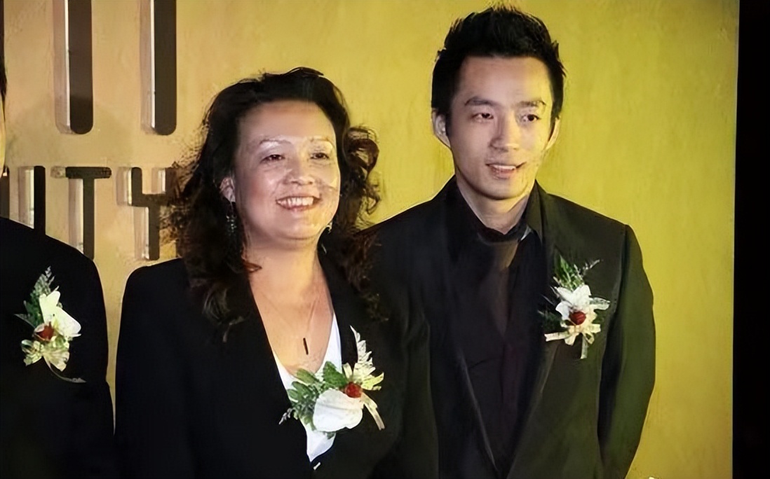 张兰汪小菲卖什么,张兰吐槽汪小菲败家