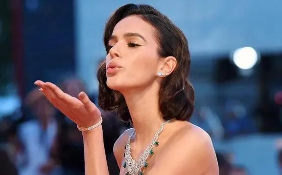 巴西被淘汰内马尔哭了视频无字幕,巴西出局内马尔哭了