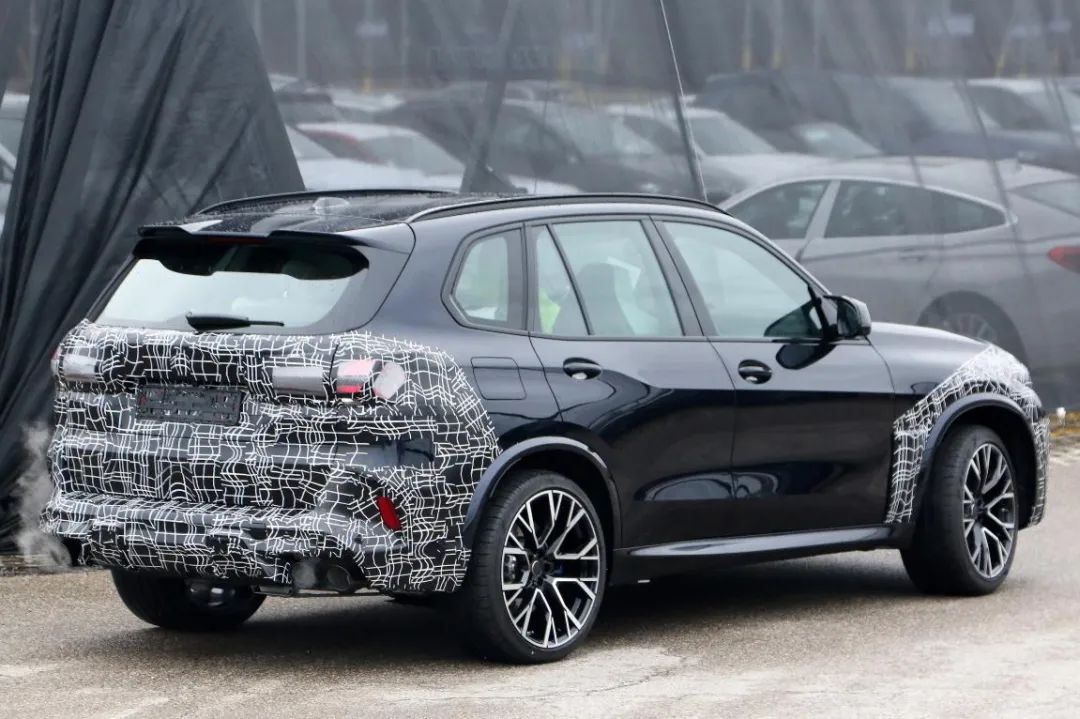 路虎全新卫士svr车型售价,奥迪a6和揽胜运动版