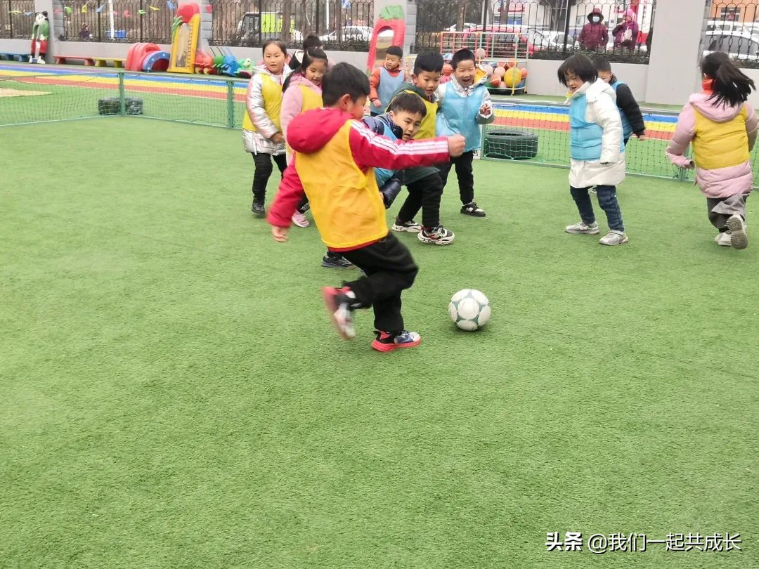 幼儿园趣味足球比赛精彩瞬间 (幼儿园足球文化节足球趣味活动)