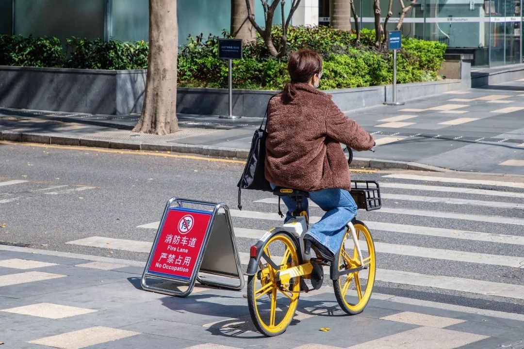 00后当业务员,00后在深圳打工生活