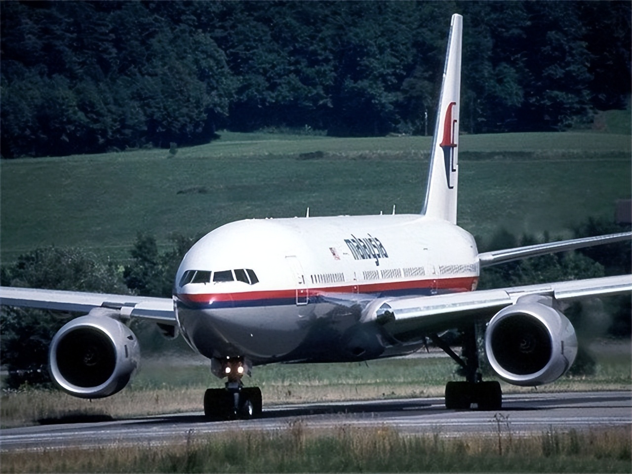 2001年飞机撞机事件视频,华裔空姐临终前录音