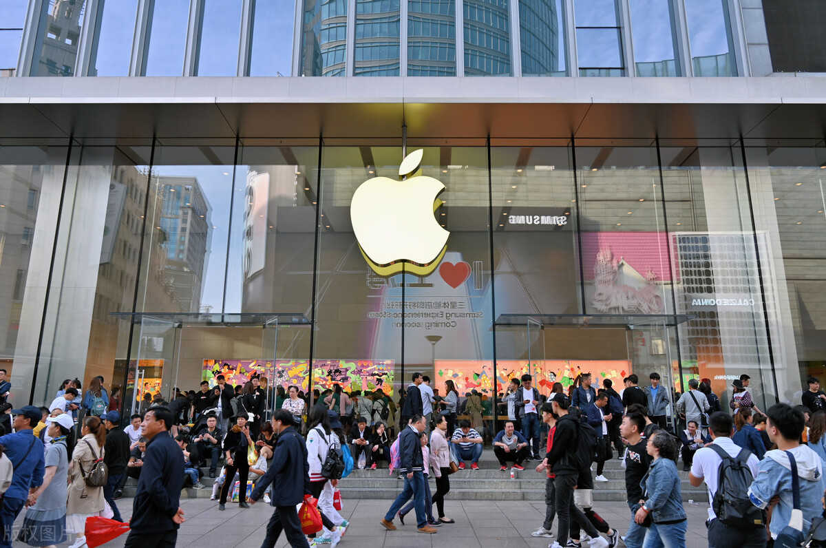 很多人买iphone14,国人购买iphone4