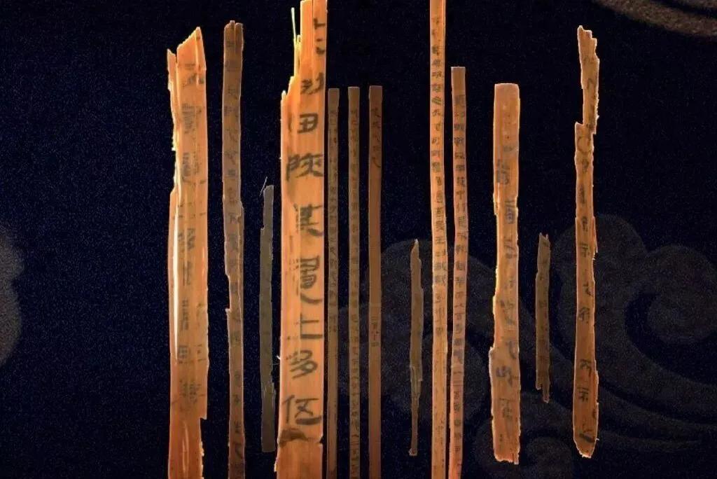 涓浗闀囧浗鐡峰櫒,涔濅欢闀囧浗鏂囩墿