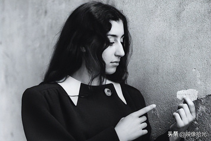 Prada时尚帝国的最佳夫妻档，恩爱46年，携手退位，赛车儿子接手