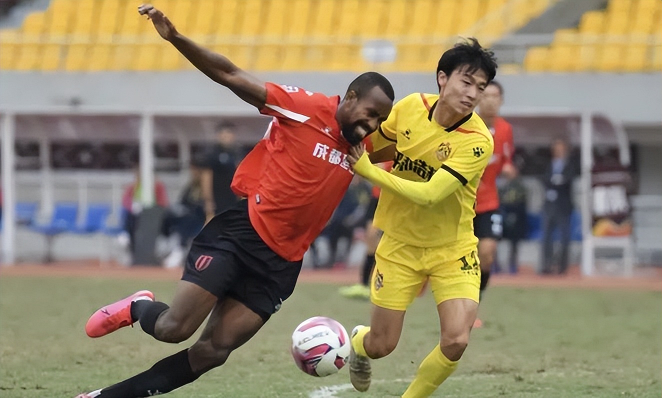 中超当红前锋将回归泰山队,大牌足球球星出场