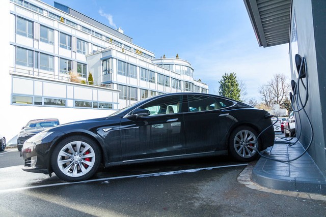 更换电动汽车电池步骤图解,电动汽车换电池的最新方法