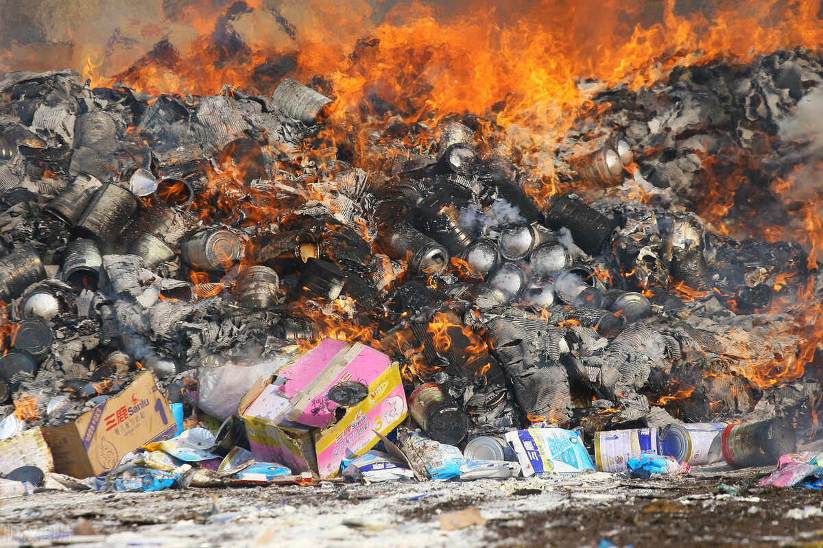 三鹿集团原董事长田文华官方报道,三鹿奶粉董事长现在状况