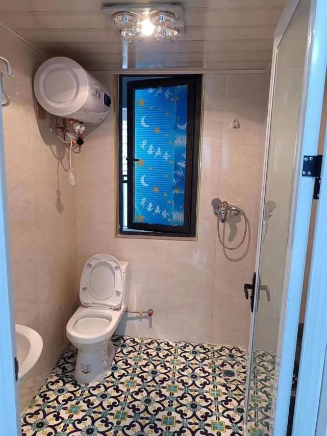 4年没住的房子居然住了8人？台州夫妻俩买了房，怎么门都打不开？