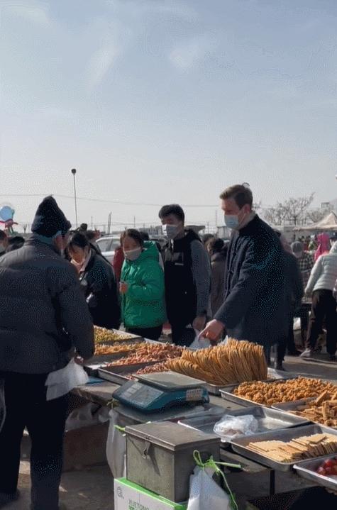 外国小伙在中国爆火，获赞超2.7亿！大秀“中式养生”看呆网友