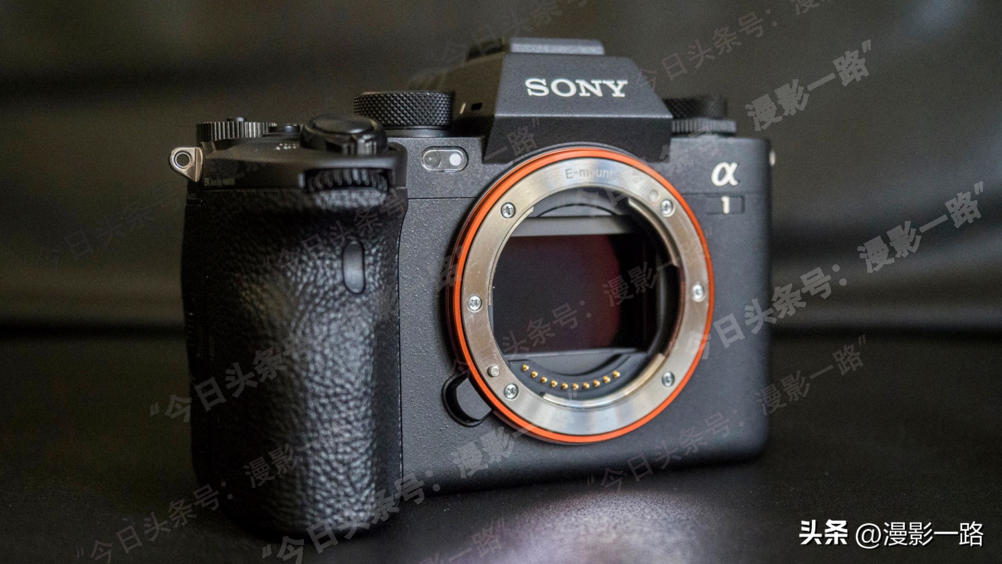 体育摄影记者一般带几个相机用,体育摄影师遥控拍摄用什么器材