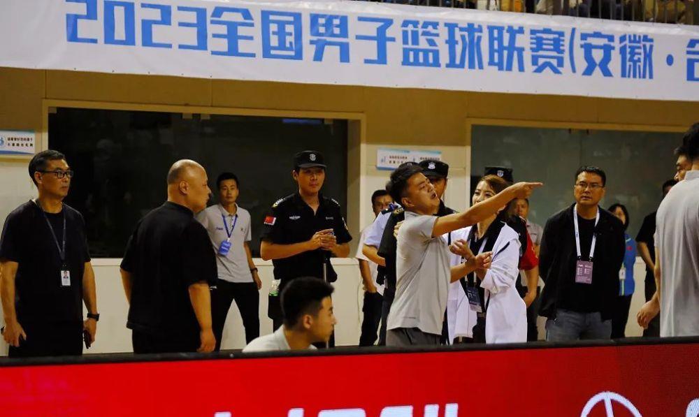 中国篮球也走上了国足的道路,中国篮球有什么出路