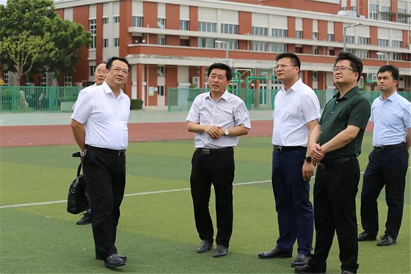 脚踏实地行稳致远,行稳致远砥砺前行