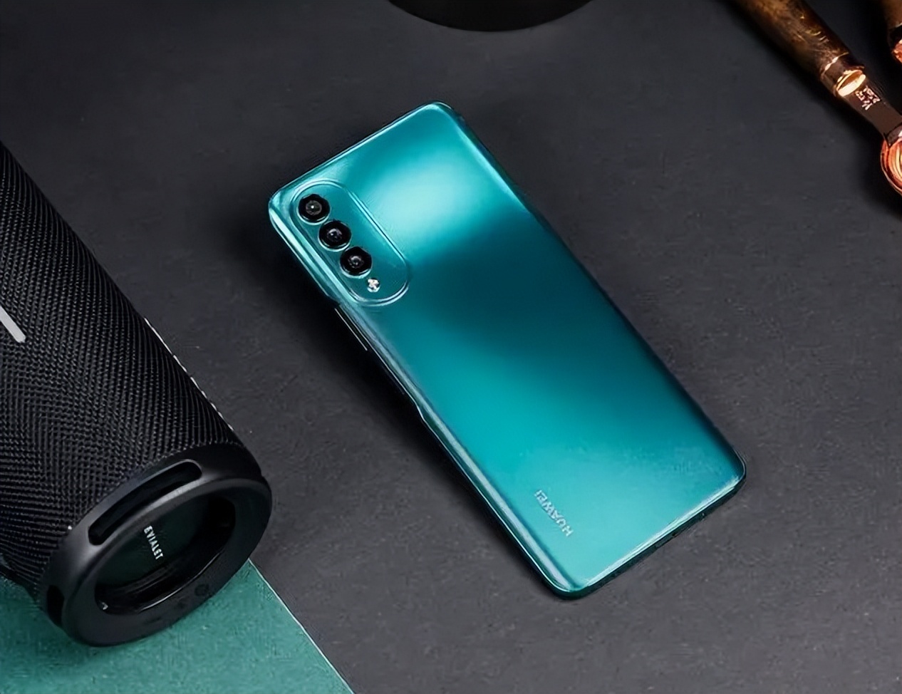 华为2000元以下最值得入手的手机,2020年2000元左右的华为手机推荐