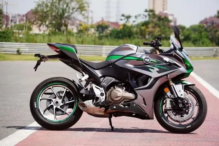 新款雅马哈yzfr3怎么样,雅马哈YZF-R25测评