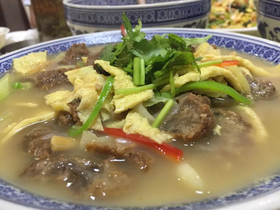 吃到嗓子眼的牛肉面,吃到嗓子眼的榴莲自助