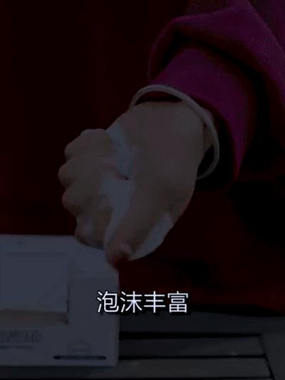 鞋子水洗后发黄,白鞋子怎样刷才能不发黄还很干净