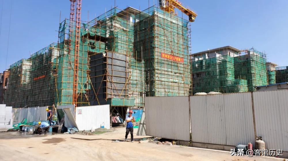 负债两万亿的许家印还能翻身吗,许家印又亏8000亿丝毫不慌