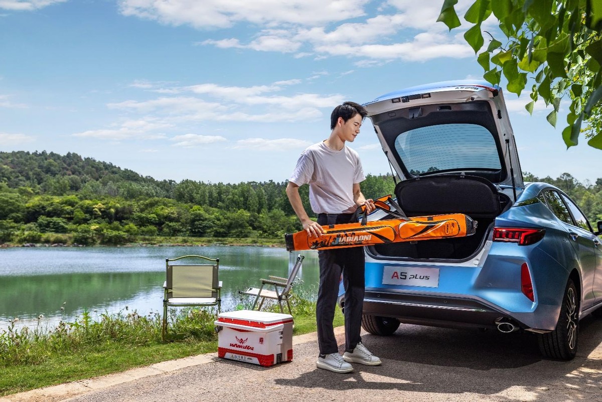 错位竞争选手江淮a5plus实拍解析,性价比最高的轿车是江淮a5plus吗