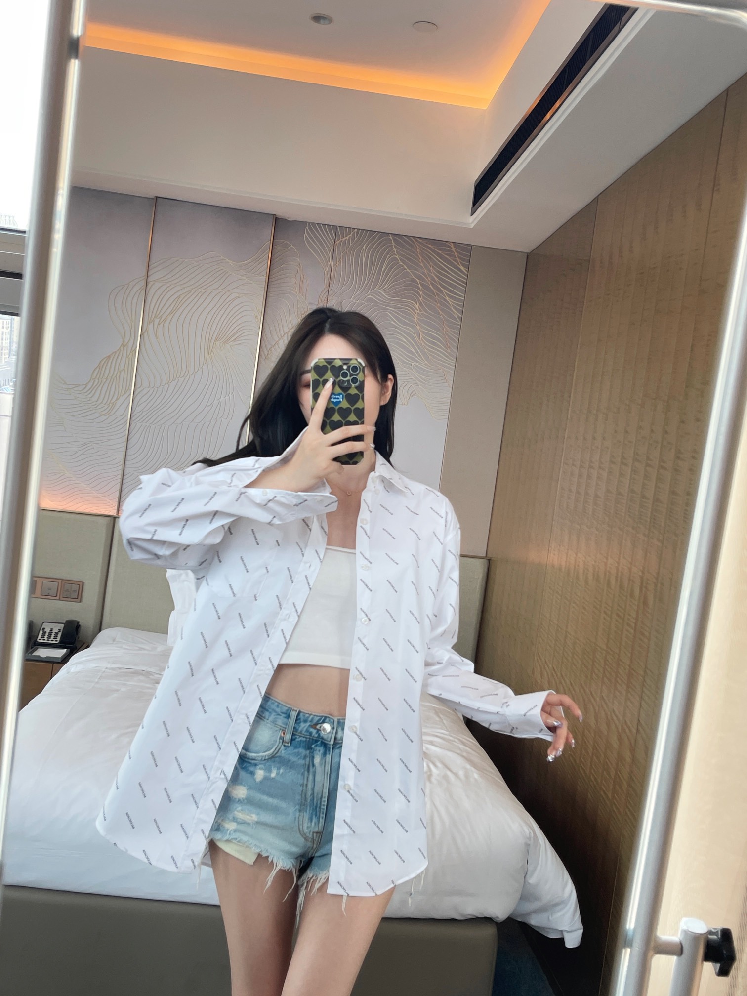 BALENCIAGA巴黎世家经典斜纹弹幕满印长袖衬衫再也不单调完美还原