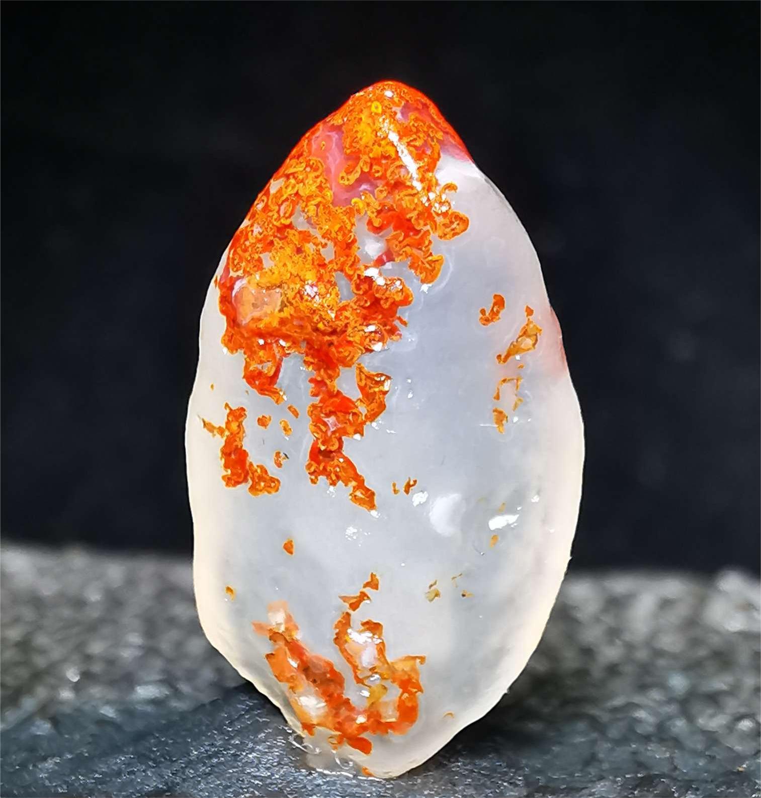 不一样的多彩世界，戈壁奇石玛瑙