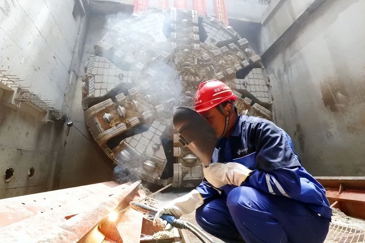 武汉光谷离哪个火车站近,武汉地铁光谷火车站