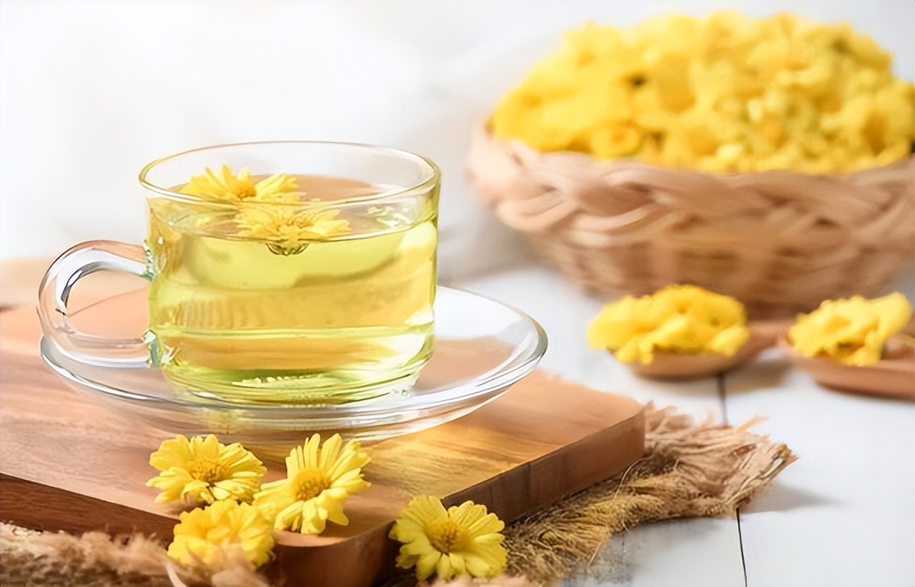 年龄大的喝菊花茶,年纪大了要忌嘴多吃4样