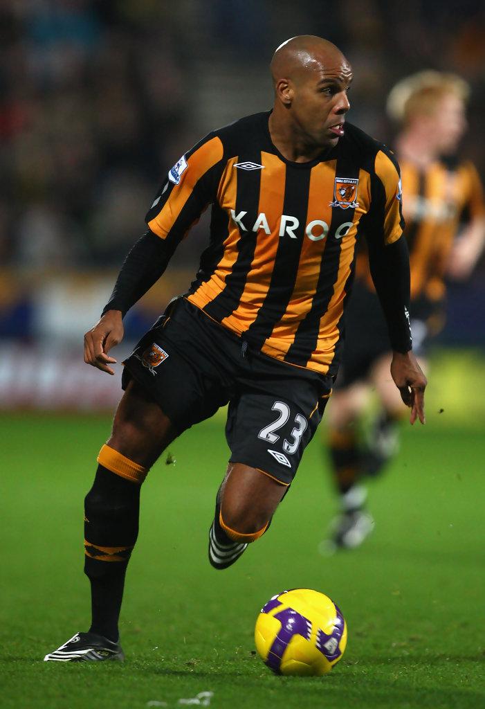 场外疯狂犯罪数度入狱,劣迹斑斑的英超球星出狱后远遁非洲