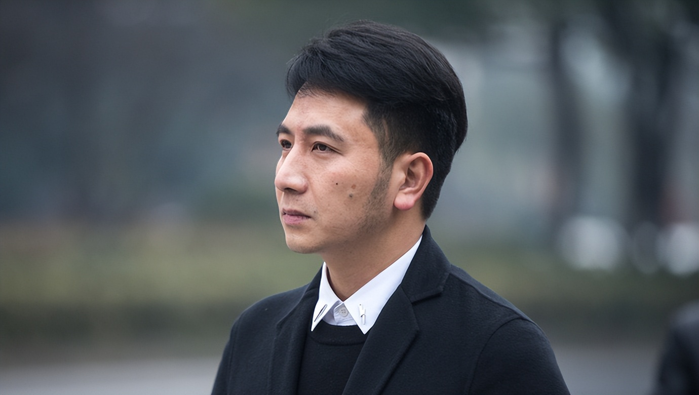 卖人设割韭菜发了财就跑，林生斌潼臻一生公司已注销全家移民澳洲