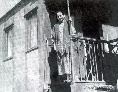 老照片纪念宋庆龄诞辰129周年