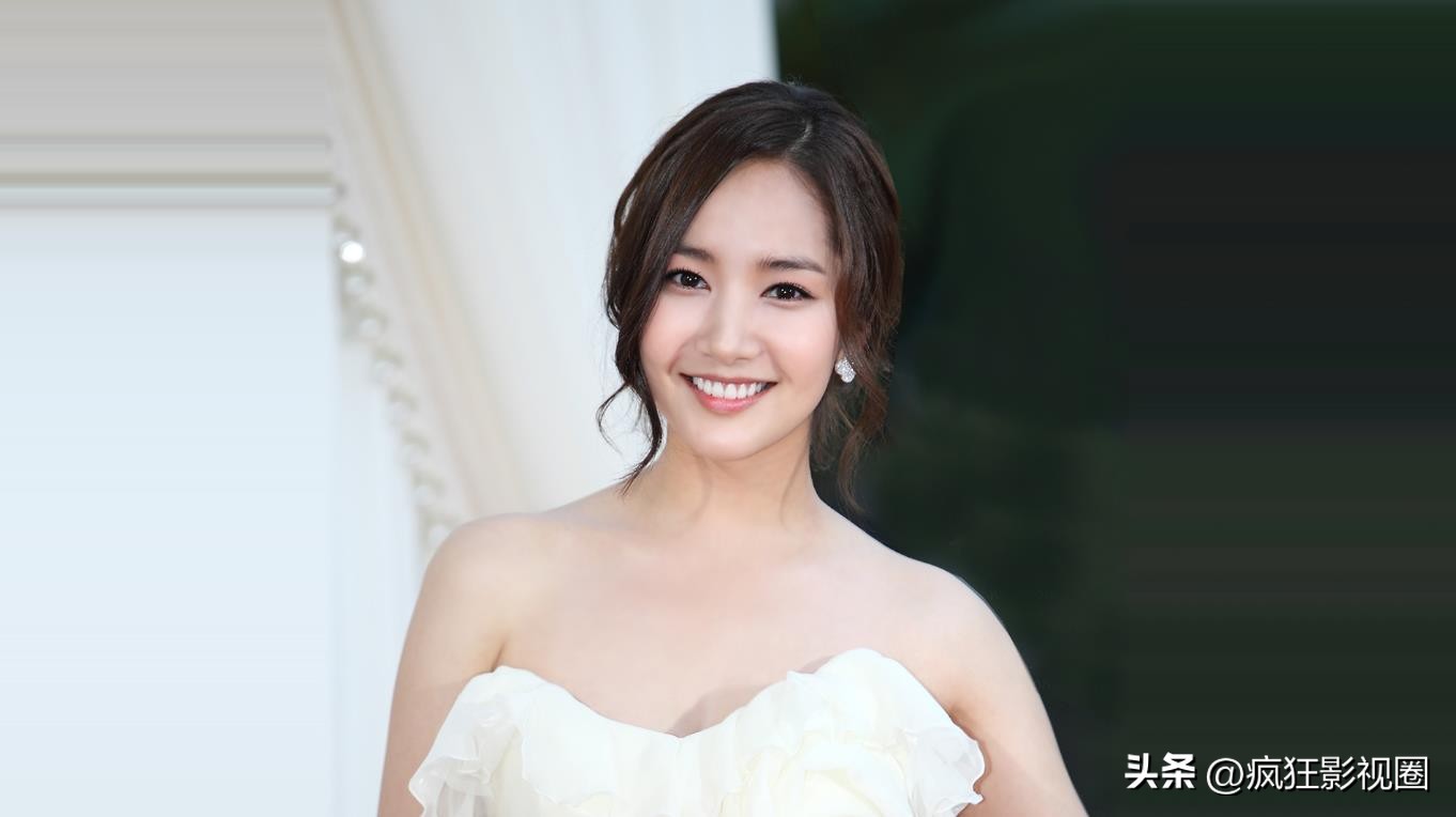 韩国女星朴敏英整容,朴敏英被称为韩国整容界女星范本