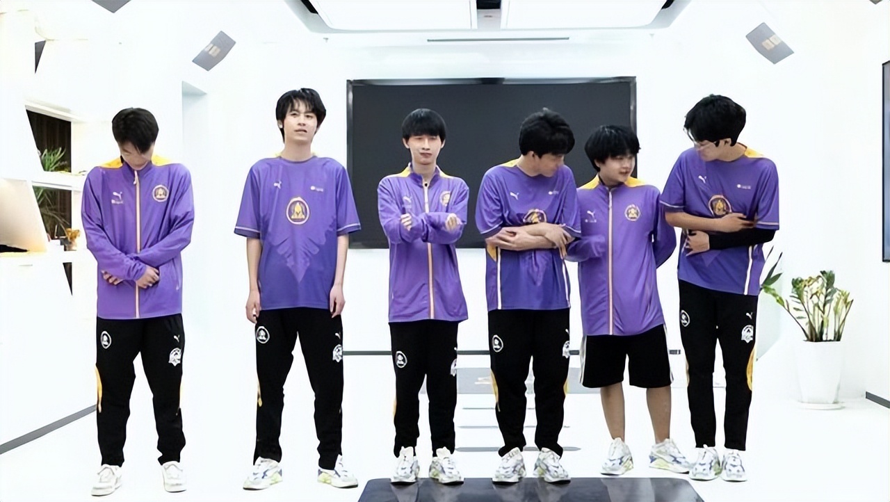 ag3:0hero久竞,hero被ag零封久诚久哲