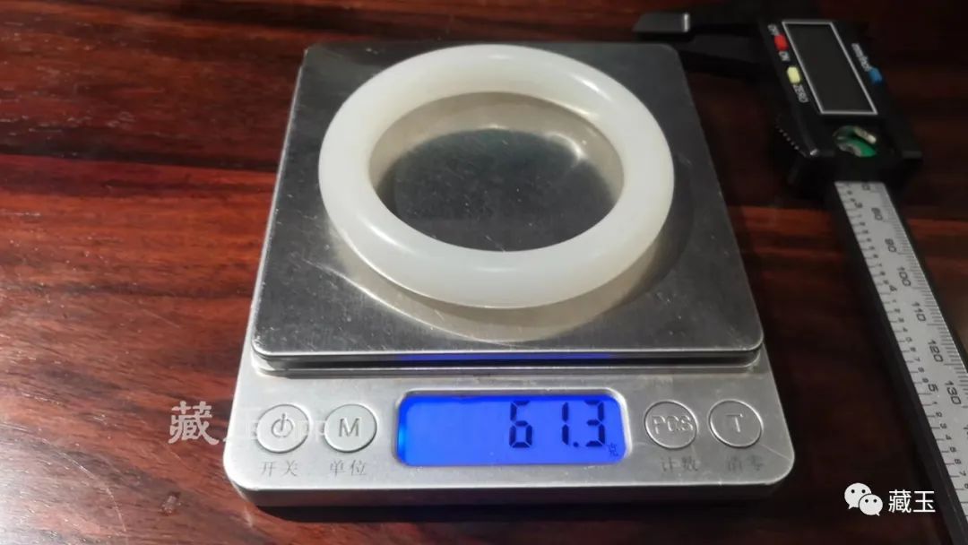 百万和田羊脂玉手镯视频,百万级的玉手镯