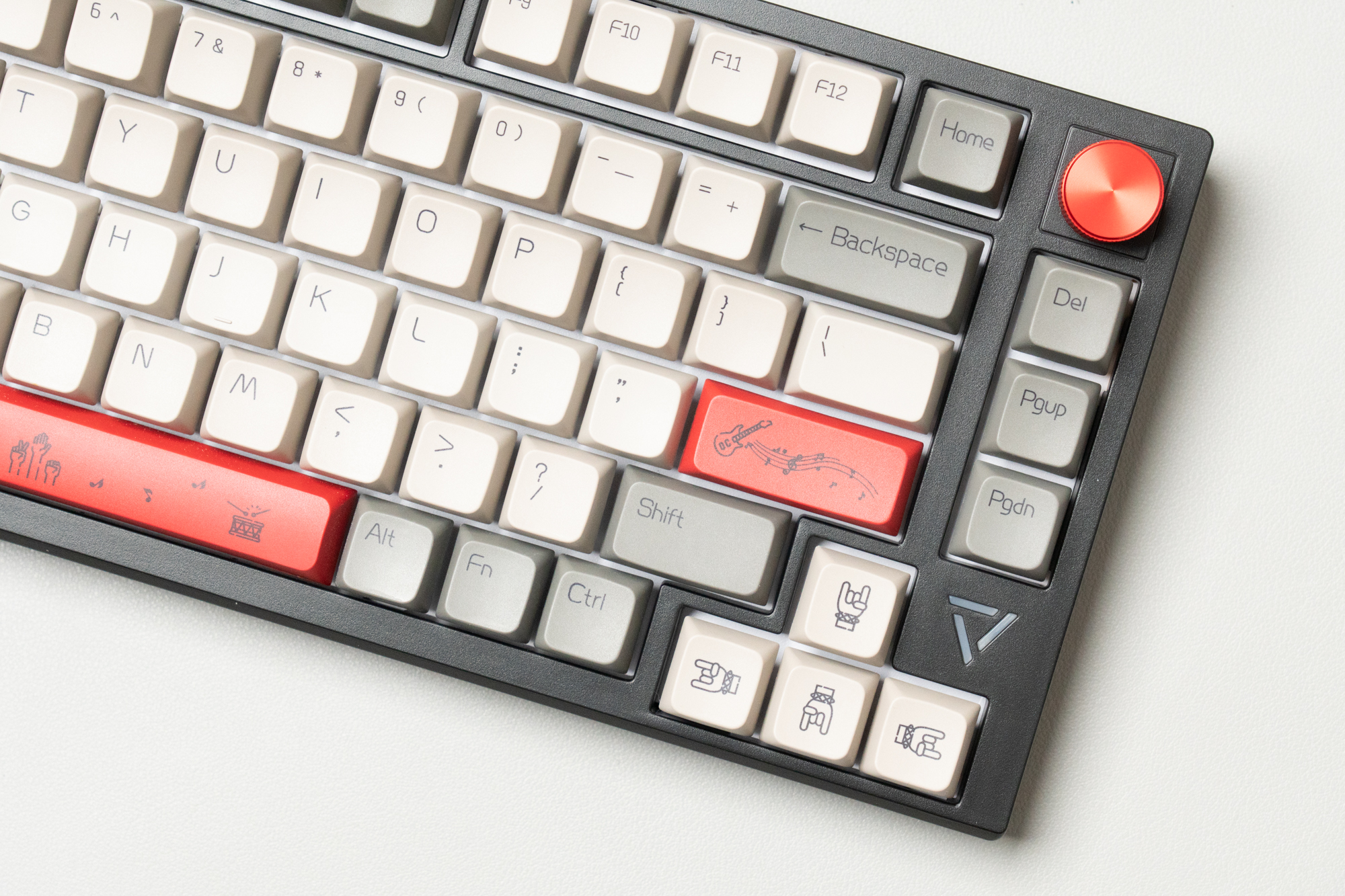 黑爵ak692机械键盘测评,黑爵的机械键盘怎么样值得买吗