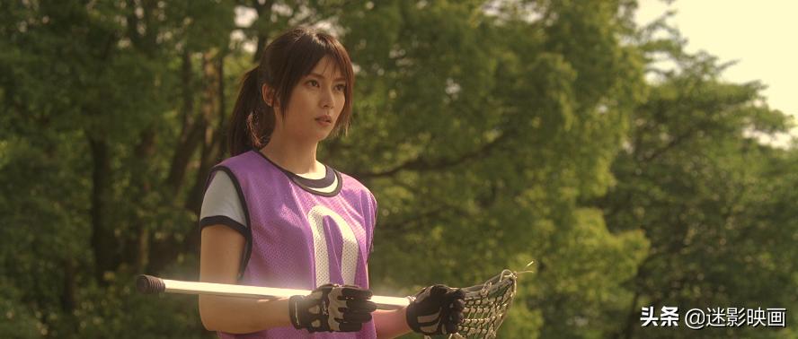 外媒评价周星驰少林足球电影,少林足球周星驰国语版电影