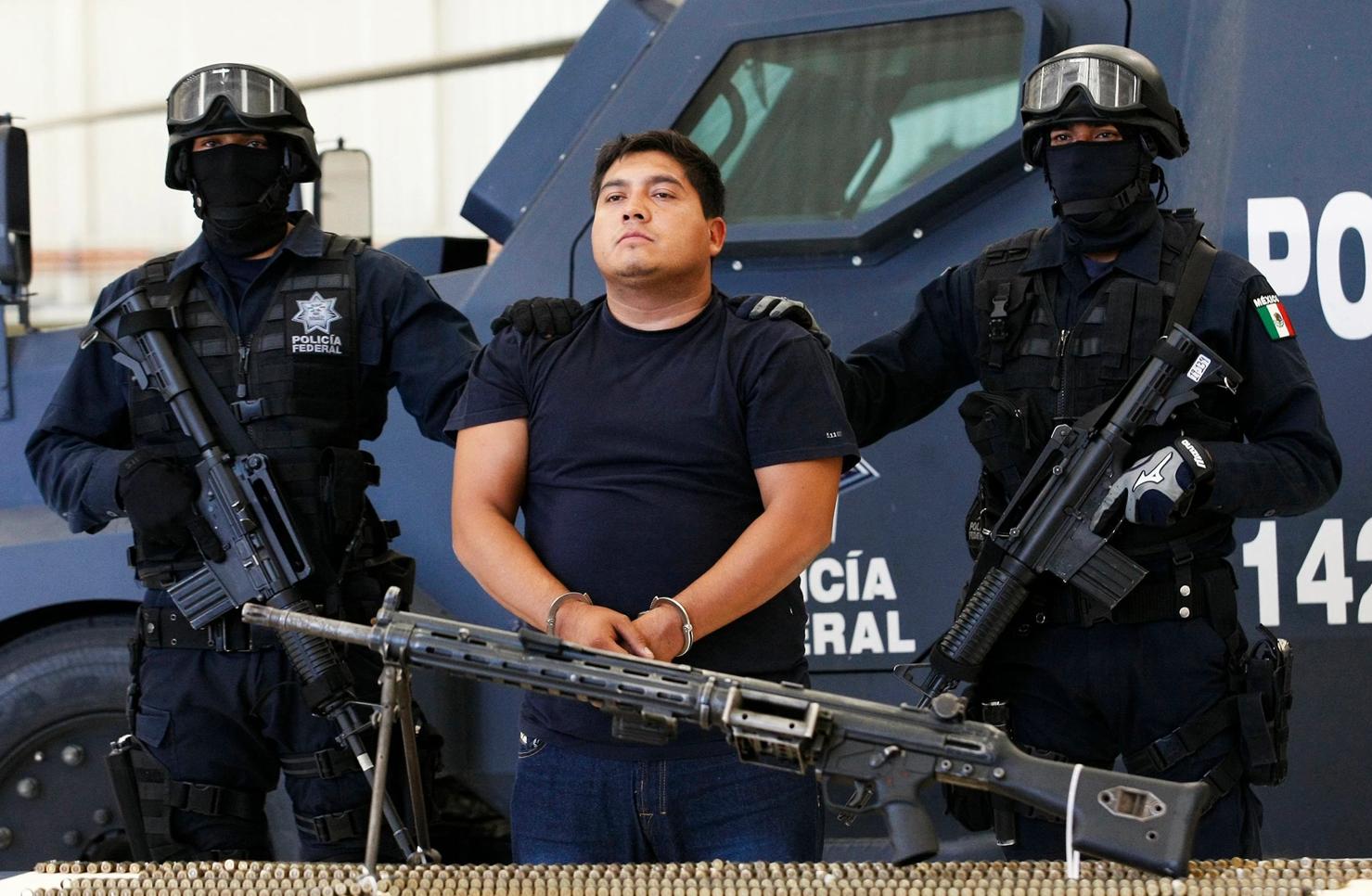 墨西哥政府与毒贩对比,墨西哥几乎彻底被毒贩控制了吗