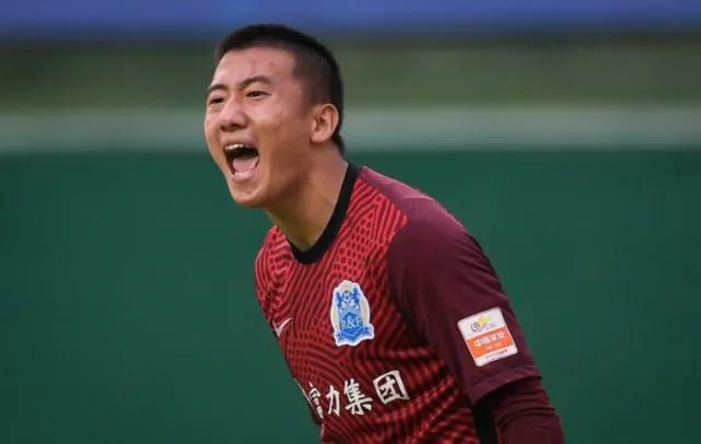 国足0比3韩国朱辰杰,韩国男足朱辰杰自摆乌龙