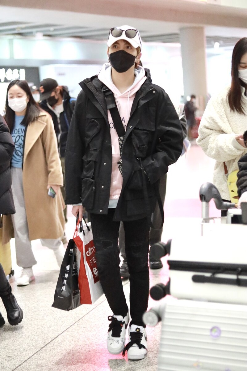 秦奋一生有钱吗,秦奋比王思聪有钱