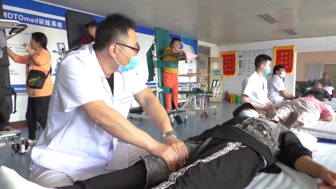 广东省工伤康复医院康复要陪护吗,工伤康复门诊治疗