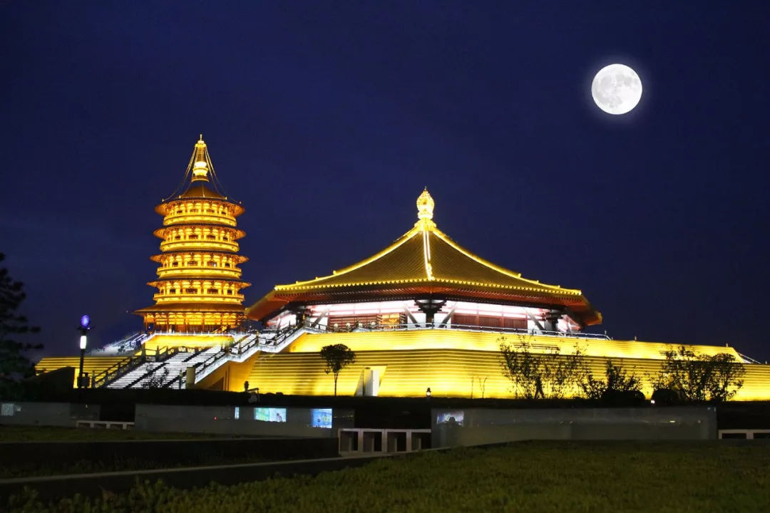 爱上一座城需要理由吗？欧阳修对洛阳的爱，蕴藏在一朵朵牡丹花中