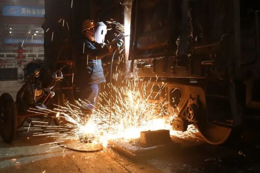 大型烟花燃放表演秀,大型烟花表演震撼美丽